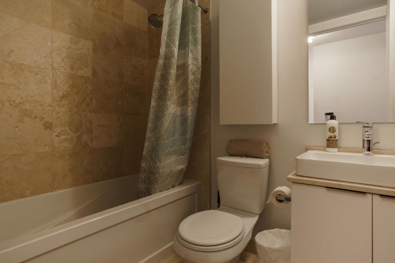 Stylish Condos Торонто Екстериор снимка