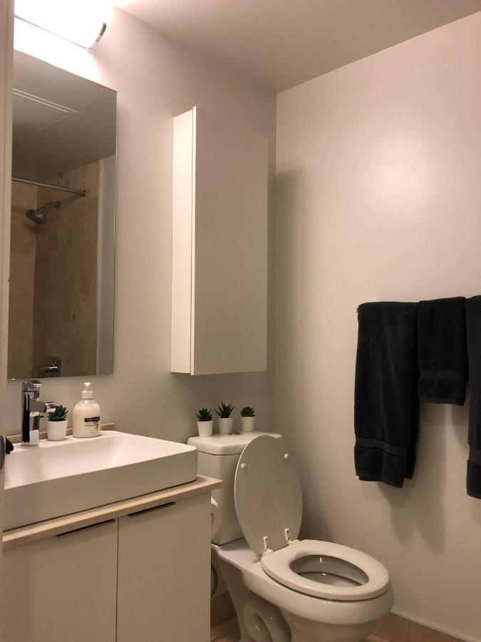 Stylish Condos Торонто Екстериор снимка